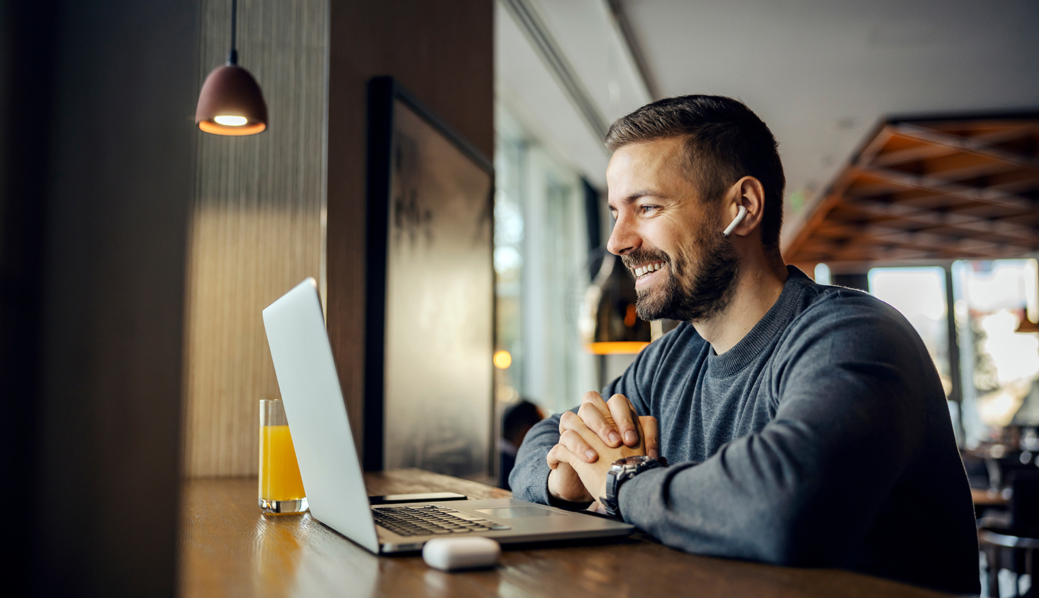 Remote working from a cafe