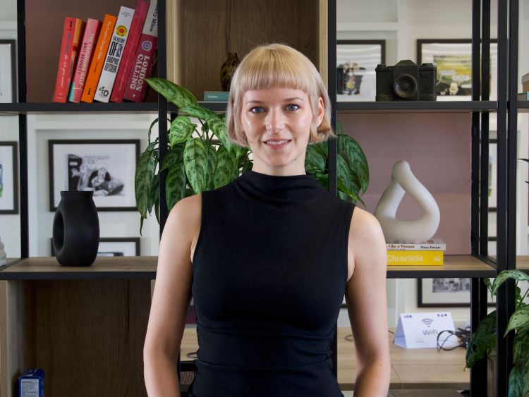 Sadie-Jones headshot